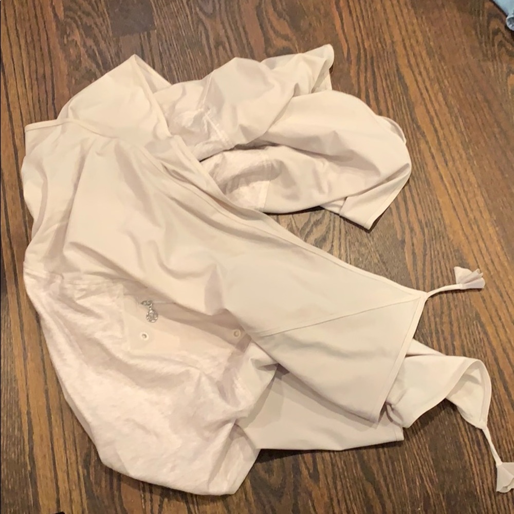 Lululemon Square scarf/wrap with pockets